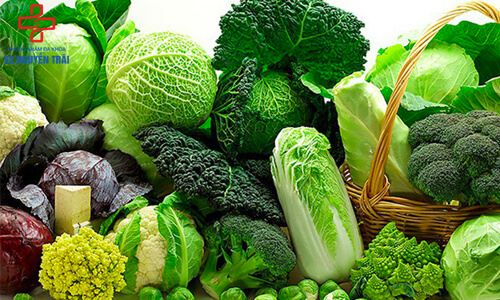 bổ sung rau xanh vào thực đơn hàng ngày để kinh nguyệt ra nhiều hơn